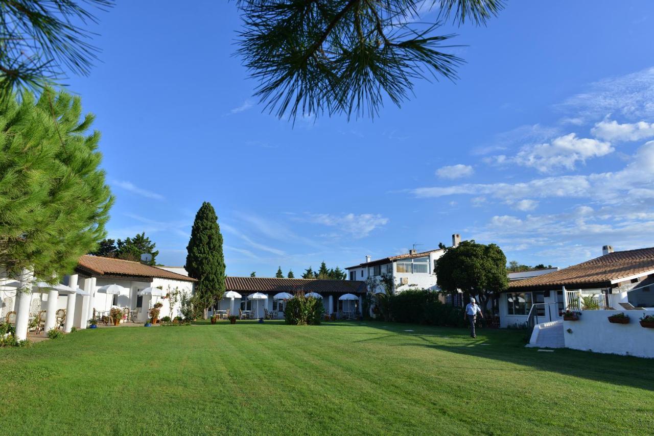 Mas De La Grenouillere Hotel Et Centre Equestre En Pleine Nature Saintes-Maries-de-la-Mer Exterior photo